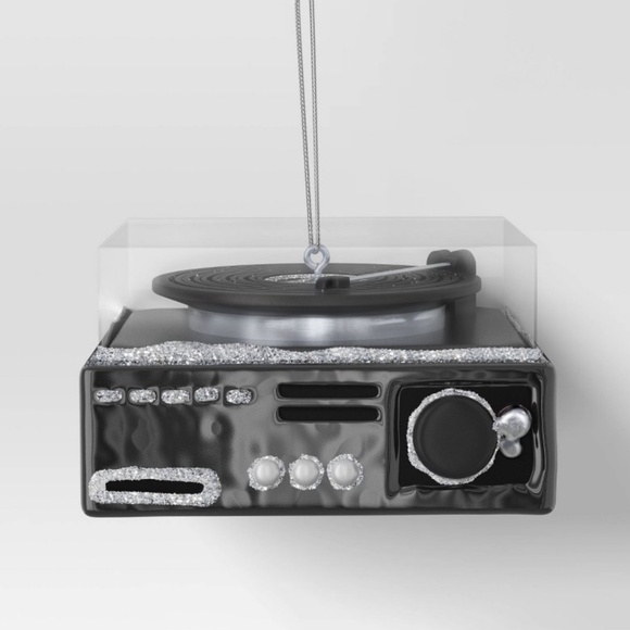 ❤️ HOLIDAY SILVER RECORD PLAYER ORNAMENT NEW CHRISTMAS - Picture 1 of 3